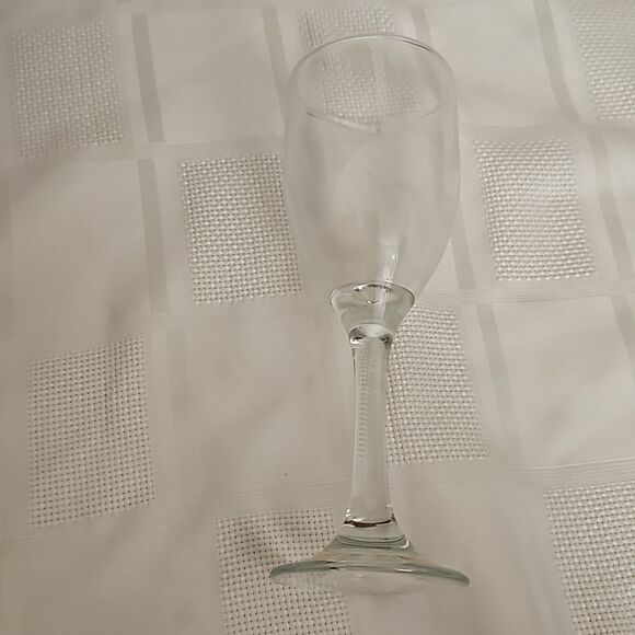 Libbey Wine Glasses Set Of 12 Clear - Picture 5 of 16